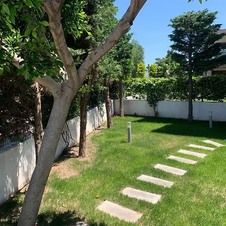 3 Bedroom Flat 500m Walking Distance To The Beach In Yahsi With Terrace Διαμέρισμα *